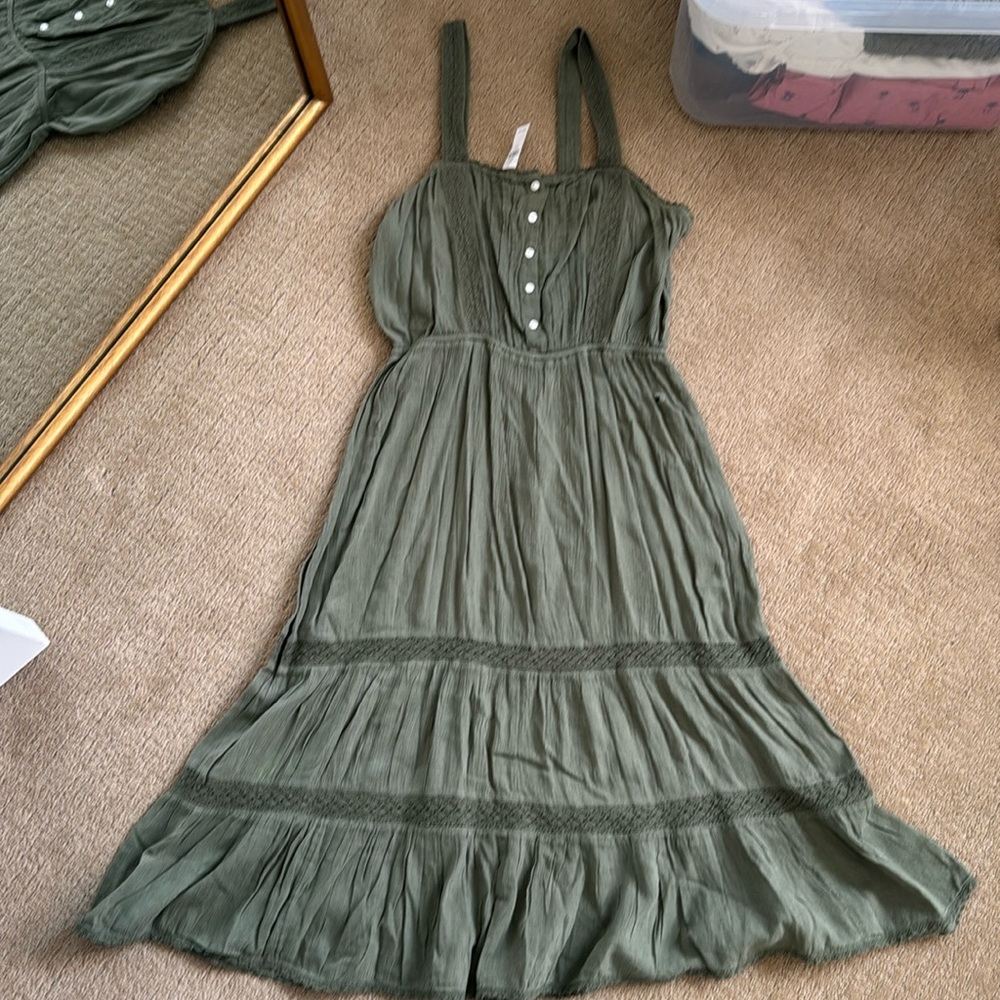 Aerie midi green dress. Size M, NWT.
